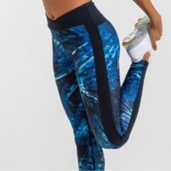 Gymshark Ocean Camo Crossover 7/8 legging - Picture 2 of 8
